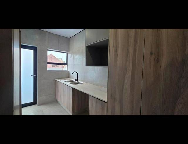 3 BEDROOM HOUSE FOR SALE IN OUTENIQUASBOSCH